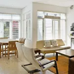 Ravenscraig Road Guest House